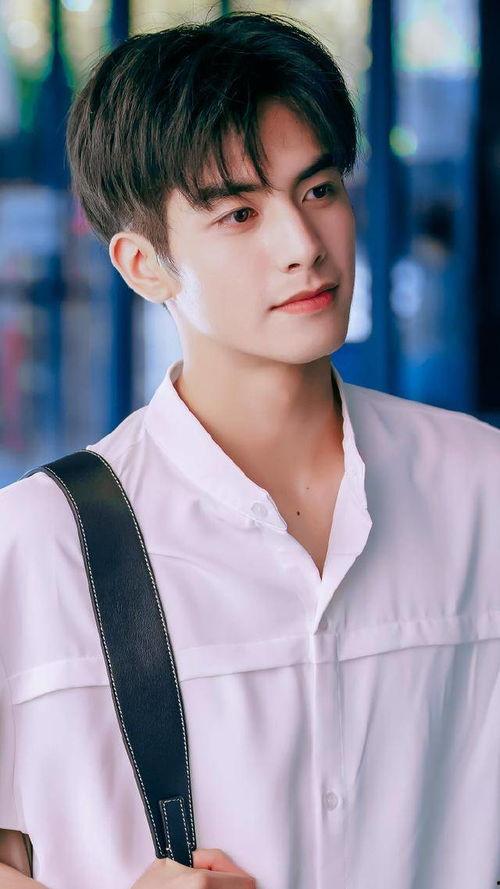 圈内大爆料谭松韵欧豪,甜蜜互动引网友热议